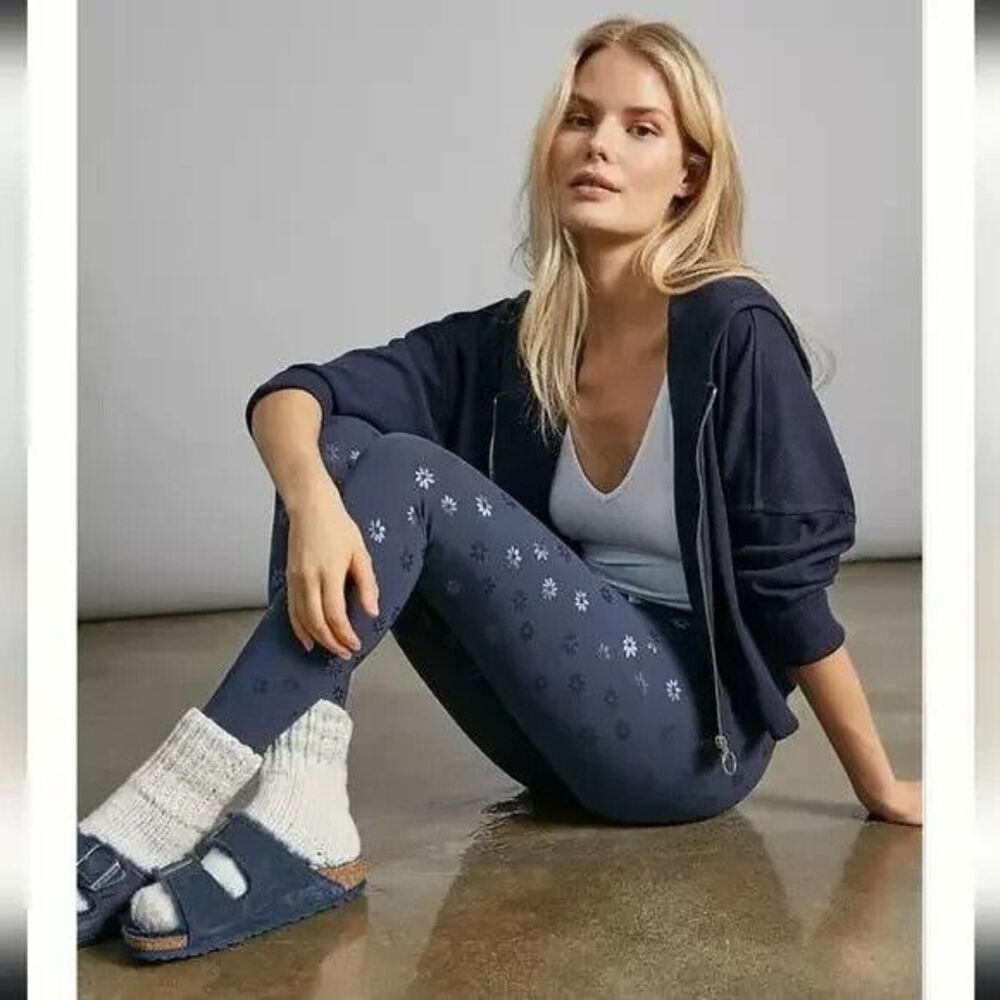 BEYOND YOGA Leggings Women XXS Blue Navy Daisy Shimmer Athleisure Stretch NWT - Picture 2 of 13